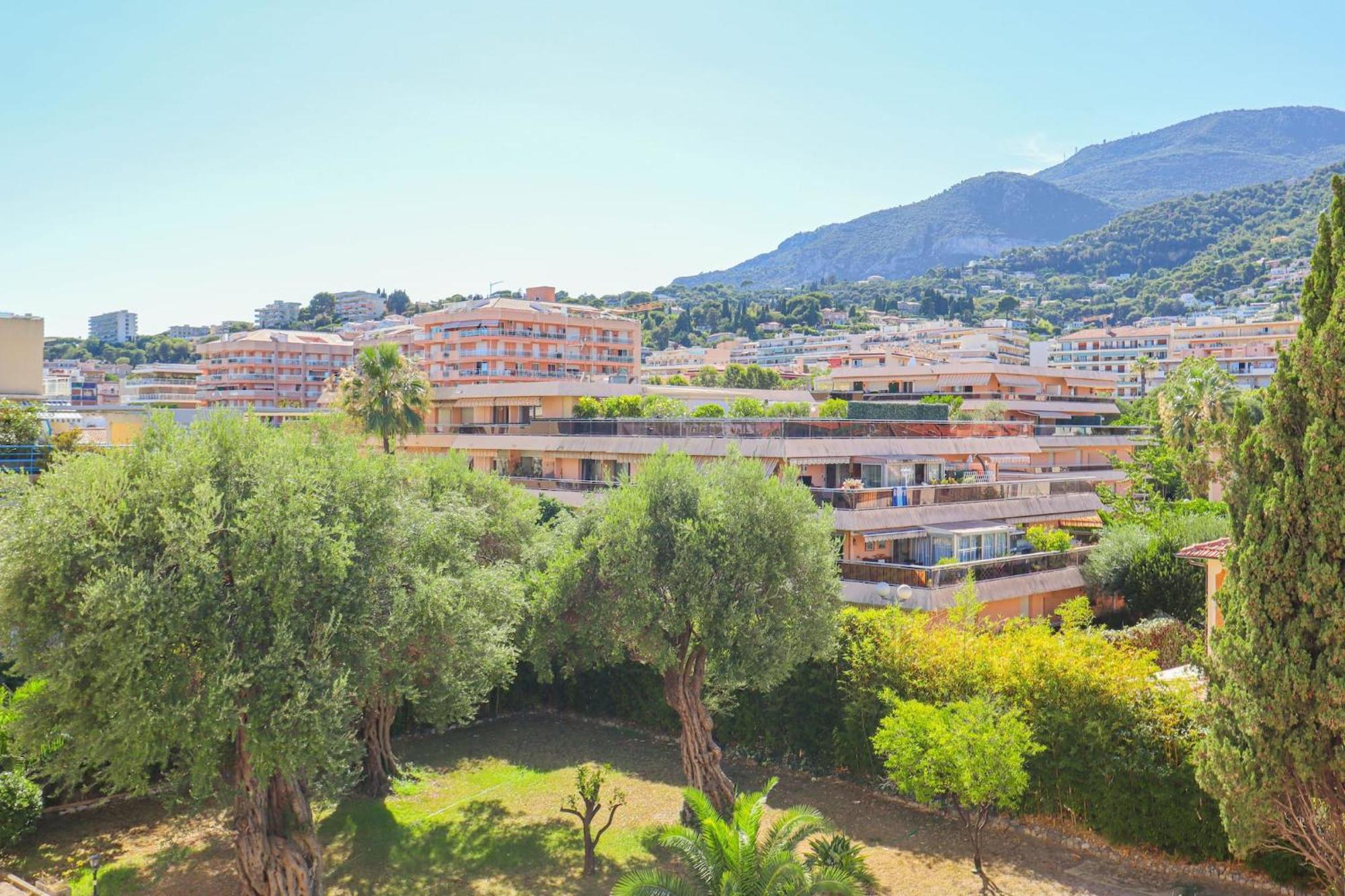 Appartement « Les Ligures » Calme, Proche Mer à Roquebrune-Cap-Martin Extérieur photo